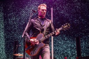 Josh Homme se puso súpernavideño: escuchá su nuevo lanzamiento