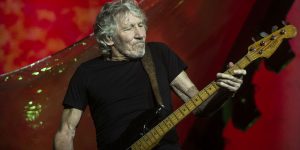 Roger Waters reunió a una madre con sus hijos secuestrados por Isis