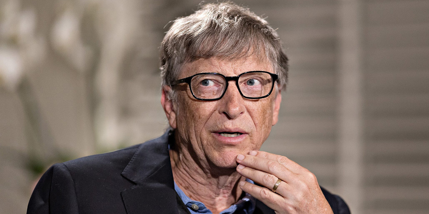 Captaron al multimillonario Bill Gates haciendo cola para pedir una hamburguesa