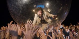 Wayne Coyne se casó dentro de la burbuja gigante de Flaming Lips