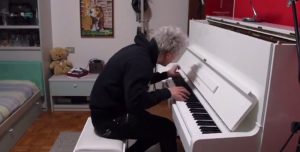 Un pianista versionó un clásico de Green Day