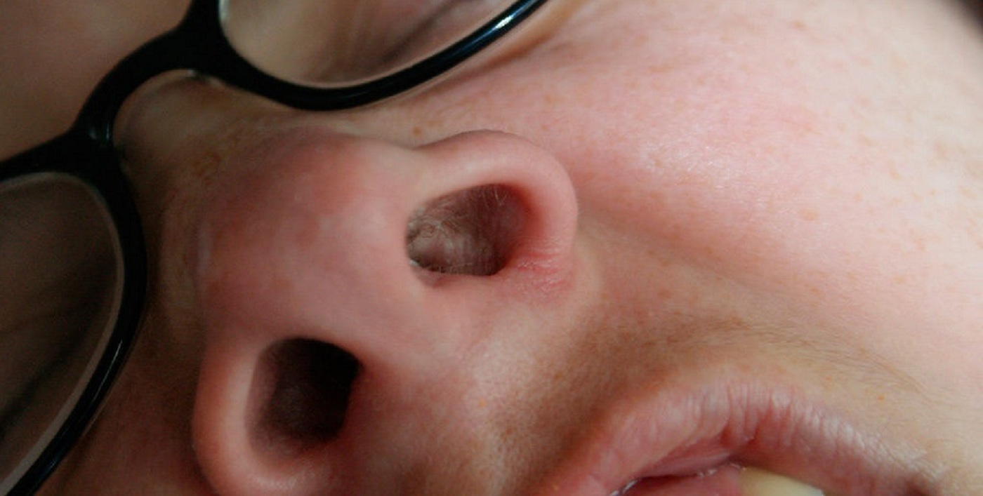 Lo dice la ciencia: quitarse los pelos de la nariz hace mal