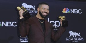 Drake se llevó todo en los Billboard ¡y le agradeció a un personaje de GOT!