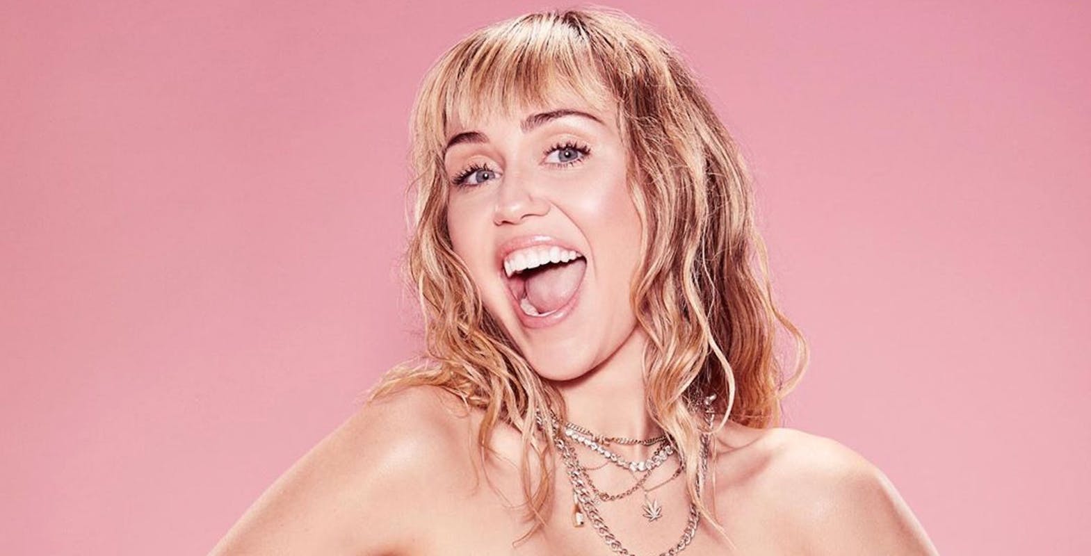 Miley Cyrus promociona su nuevo EP con preservativos y una hotline