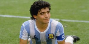 “Cuando vos entrás a la cancha, se va la vida”: Salió un nuevo teaser del documental de Maradona