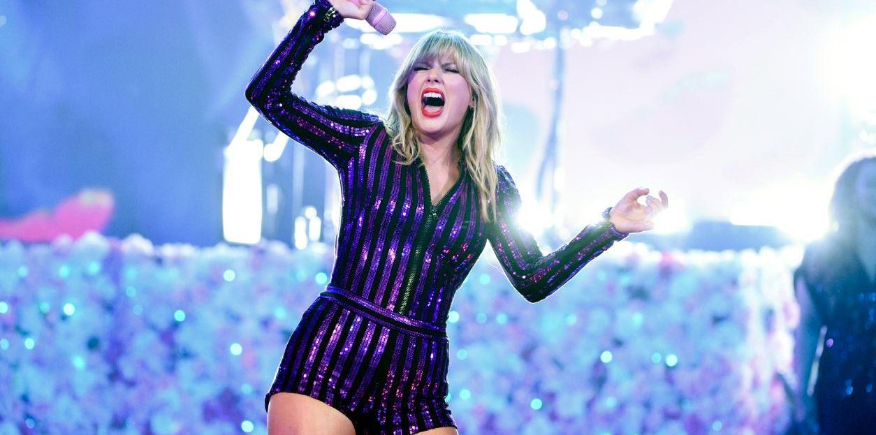 Taylor Swift es viral en #TaylorBorracha, con una genial interpretación de una canción propia