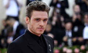 THE ETERNALS: Mirá las primeras fotos de Richard Madden en el set