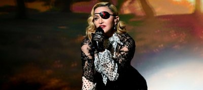 ¿QUÉ? Madonna bebe su propia orina como método anti-age