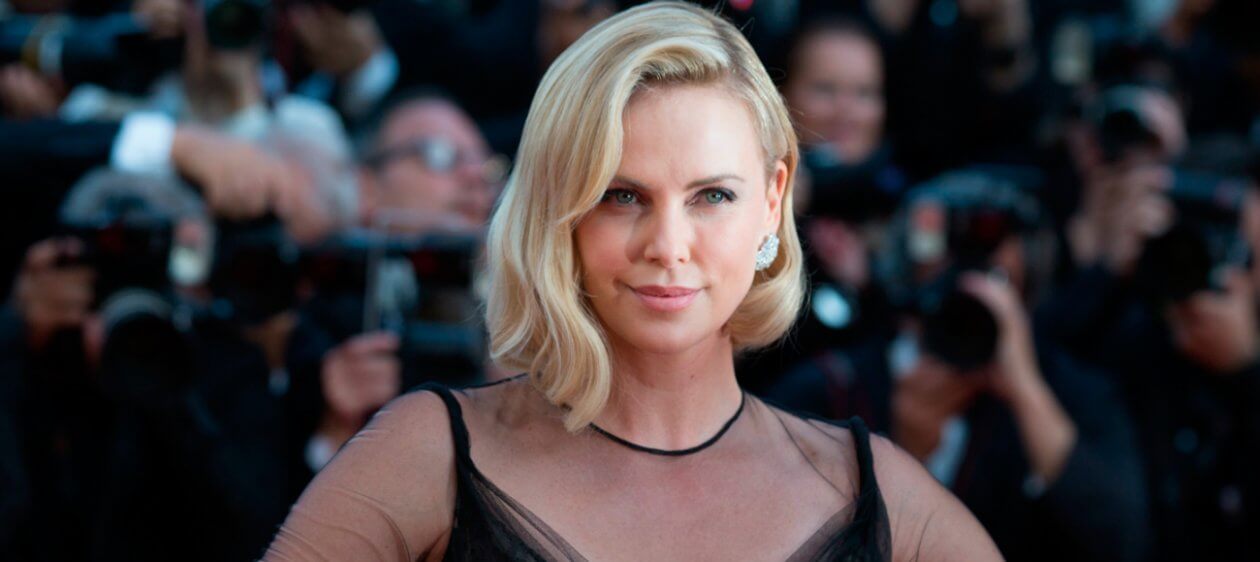 Charlize Theron reveló que fue acosada sexualmente por un famoso director de cine