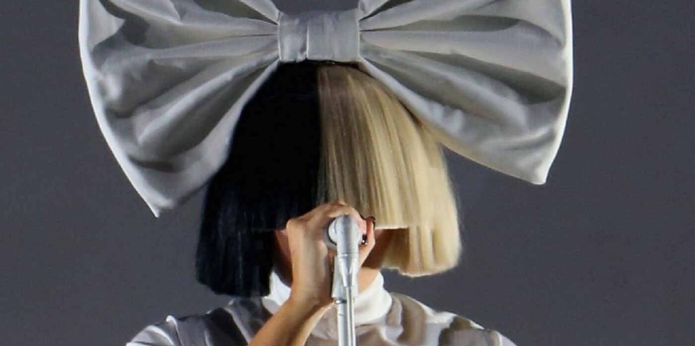 Sia adoptó a un adolescente de 16 años y confesó su atracción por un músico