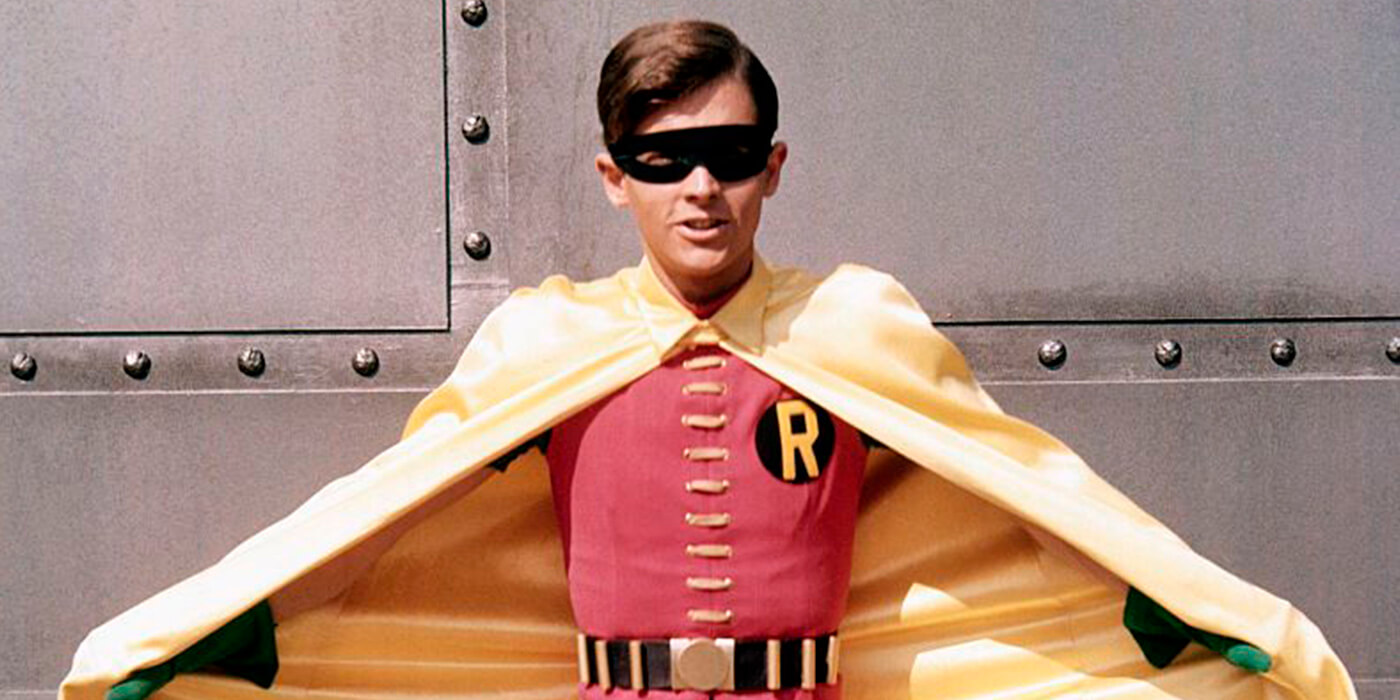 El Robin de la serie de Batman de los ’60 confesó que tuvo que tomar pastillas para achicar sus genitales