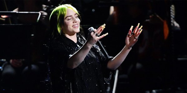 Billie Eilish presentó por primera vez ‘No Time To Die’ en vivo en los Brit Awards 2020