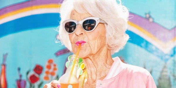 Conocé a la abuela influencer de 91 años que la rompe en Instagram