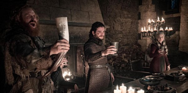 Otro ídolo dio positivo: Tormund de Game of Thrones tiene coronavirus