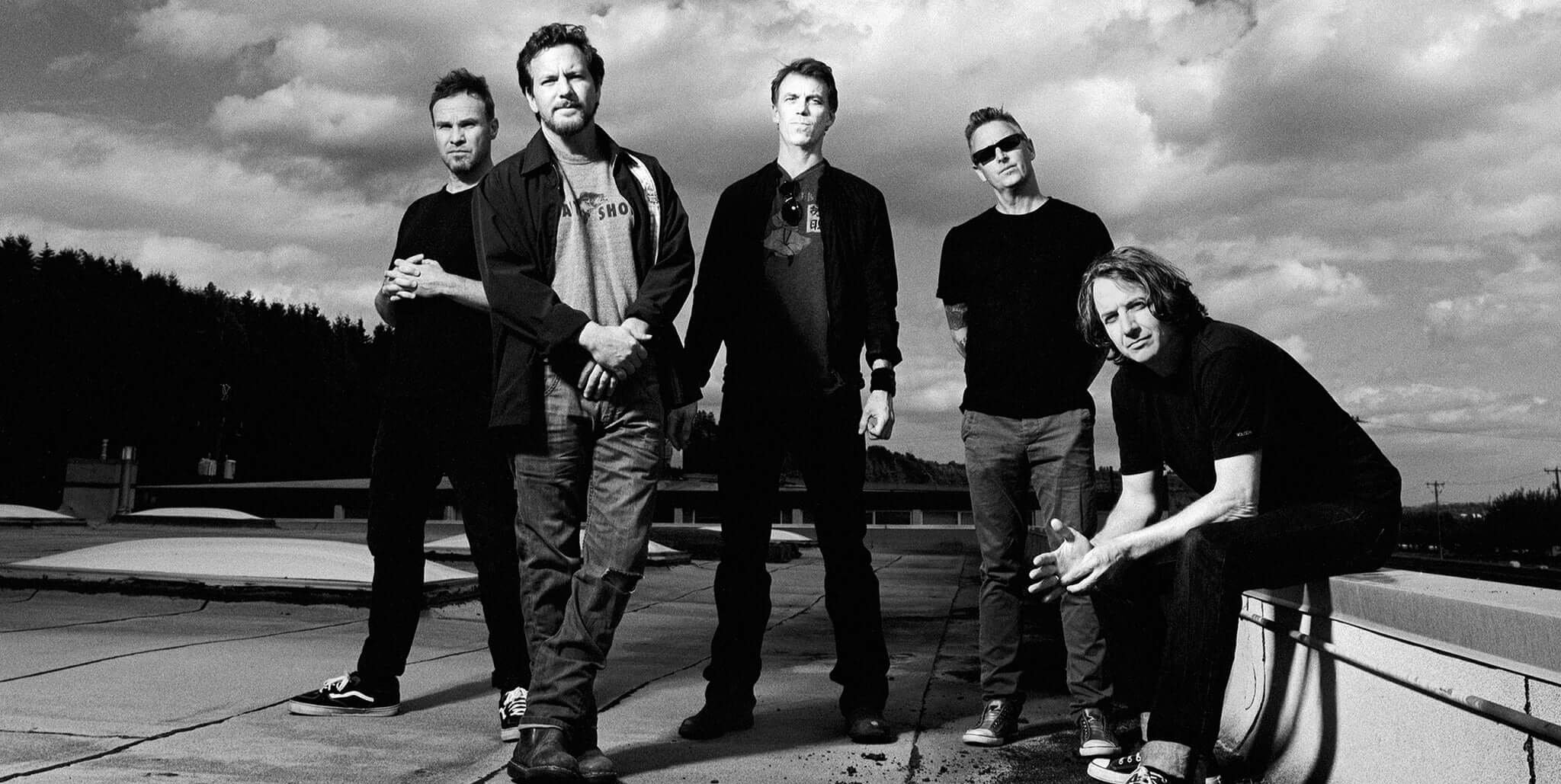 Pearl Jam dio un emotivo homenaje a los 9 fans fallecidos durante su show en Roskilde