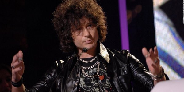 El método Bunbury: 37 canciones del artista están bajo sospecha por plagio