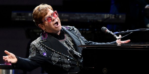 Los conciertos más icónicos de Elton John llegan a YouTube