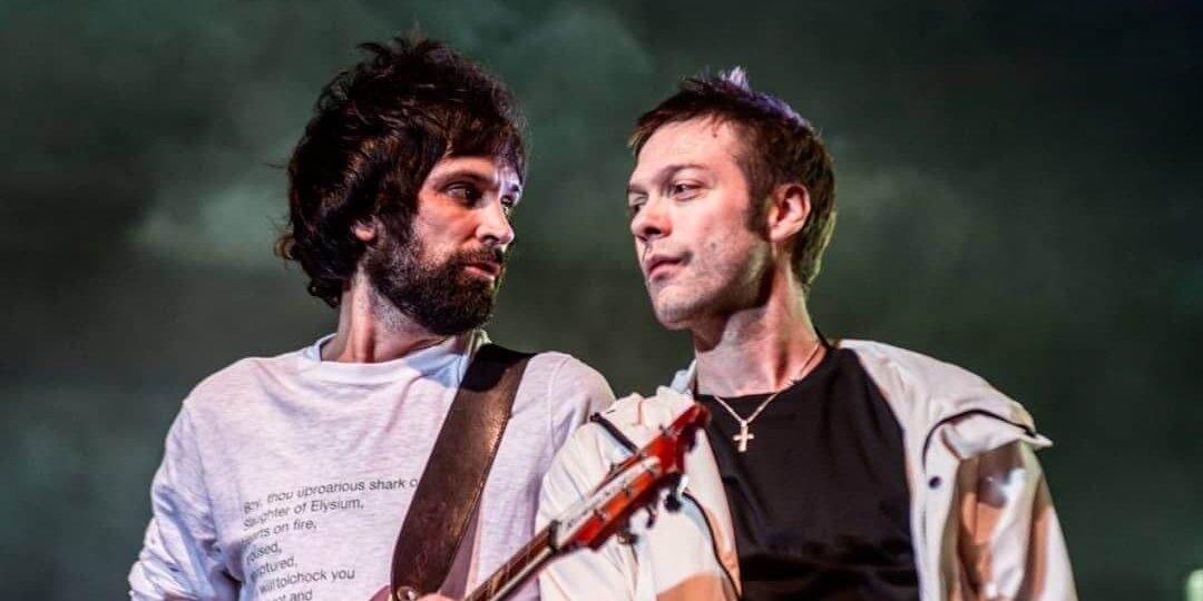 Kasabian confirma la salida de Tom Meighan tras “acuerdo de ambas partes”