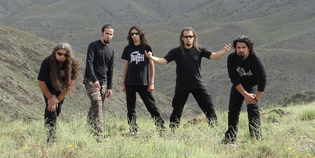 Una banda de metal iraní enfrenta 15 años de prisión por “ir en contra del estado islámico”