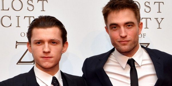 Mirá las primeras imágenes de The Devil All The Time, protagonizada por Tom Holland y Robert Pattinson