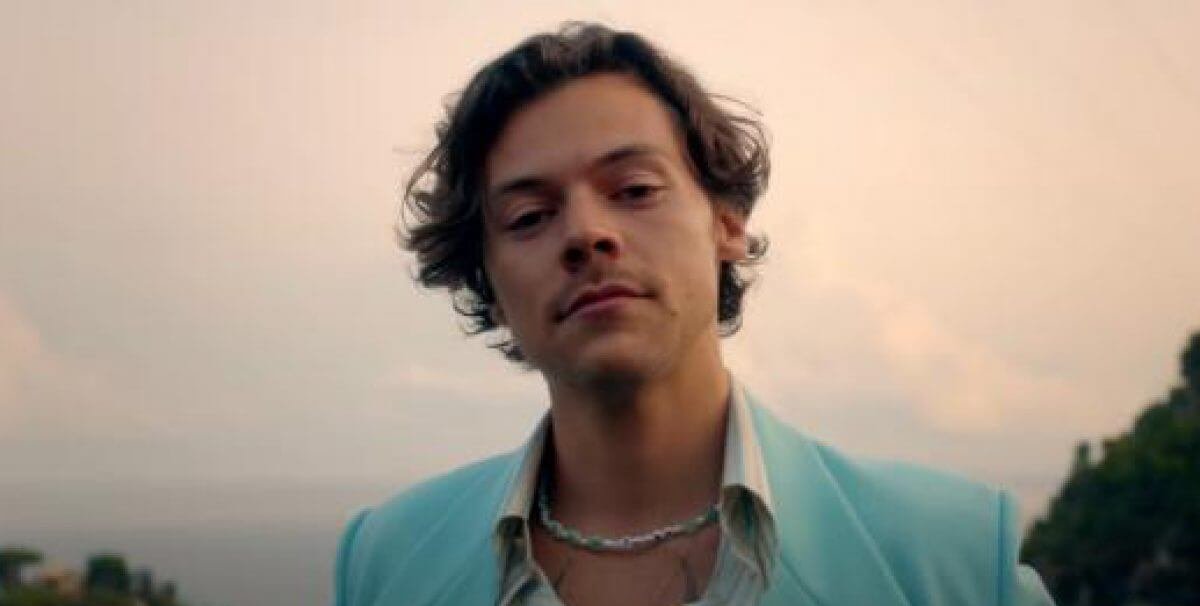 Harry Styles recorre la costa amalfitana en el nuevo video de Golden