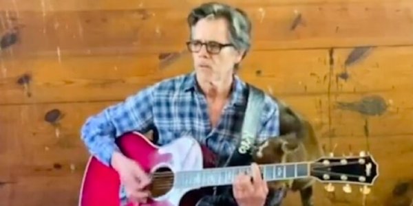 Kevin Bacon le cantó “Creep” de Radiohead a sus cabras