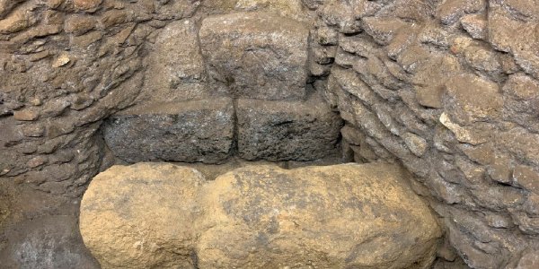 Hallan una muralla de la antigua Roma en el sótano de una escuela