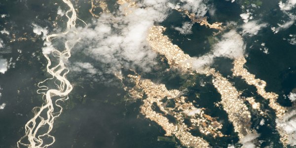La NASA capta impresionantes “ríos de oro” en Perú