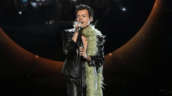 Harry Styles deslumbró en la ceremonia de los Premios Grammy 2021