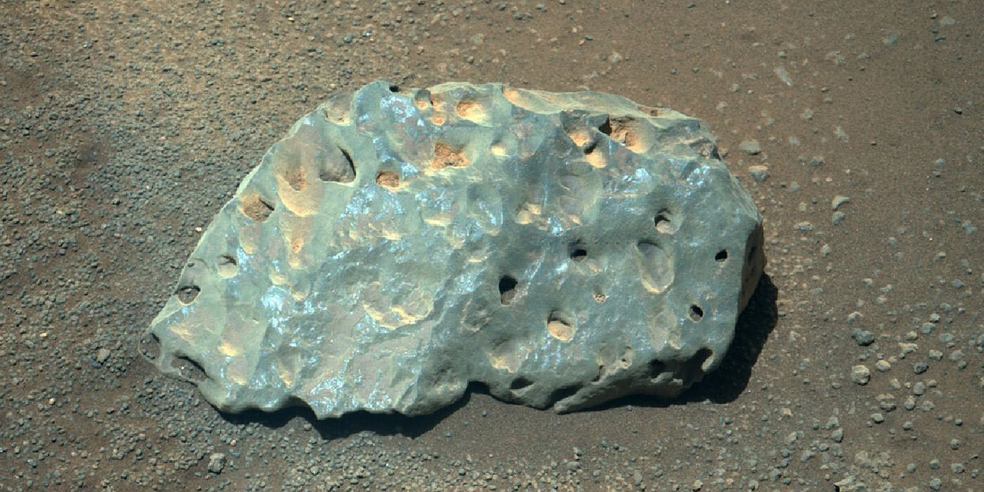 La NASA encuentra una misteriosa piedra azul en Marte