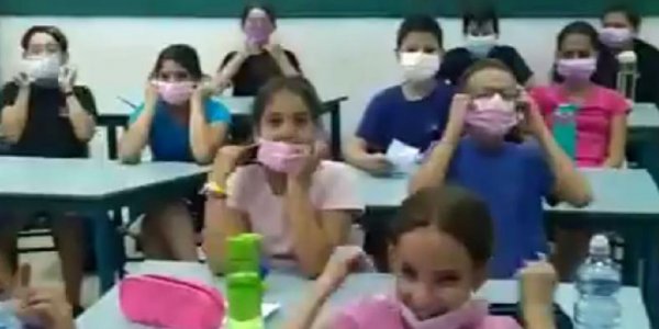 Viral: Alumnos en Israel festejan cuando se enteran que no tienen que usar más barbijo