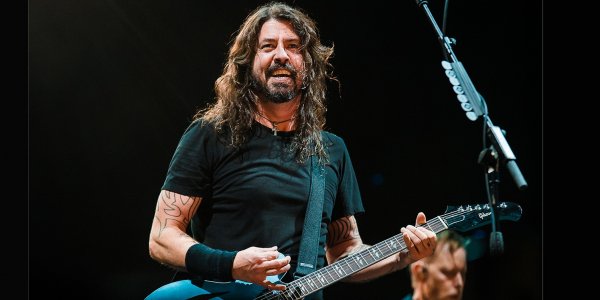 Dave Grohl y su hija bailan “Apple” de Charli XCX