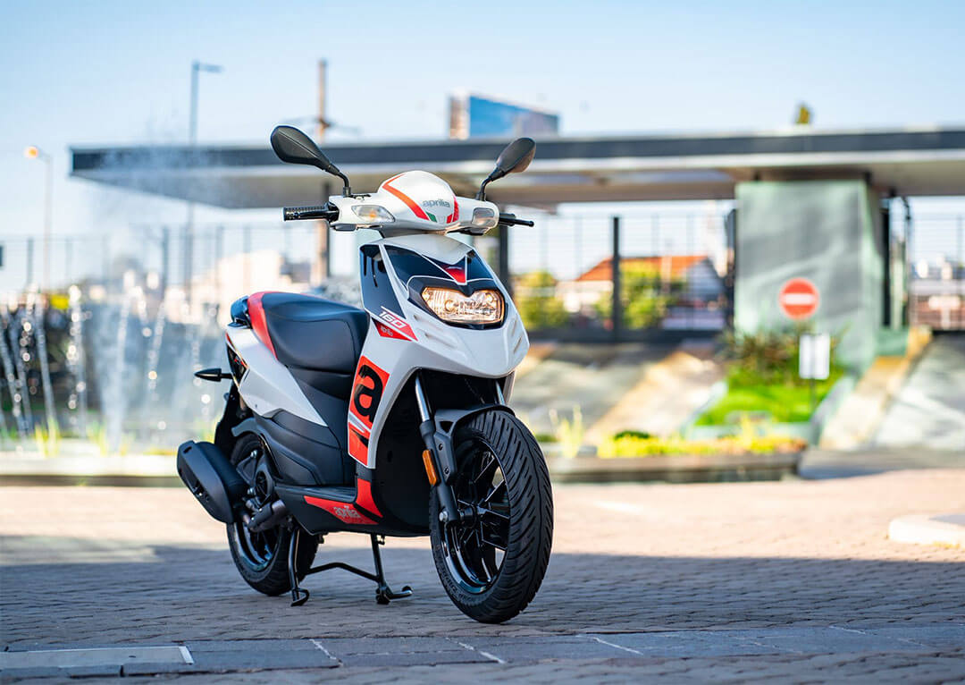 Piaggio comienza a producir el Scooter Aprilia