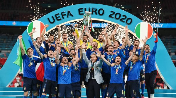Italia le gana a Inglaterra y sale campeon de Europa