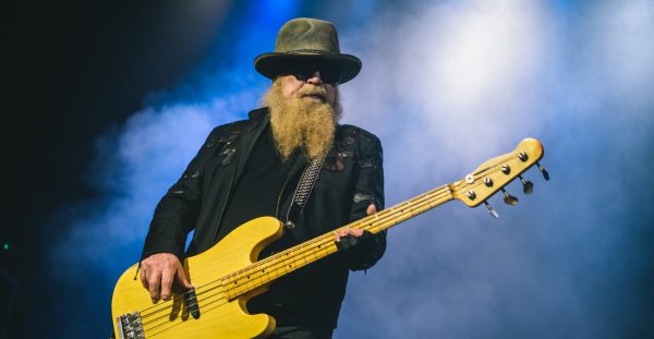 Falleció Dusty Hill, el barbudo bajista de ZZ Top