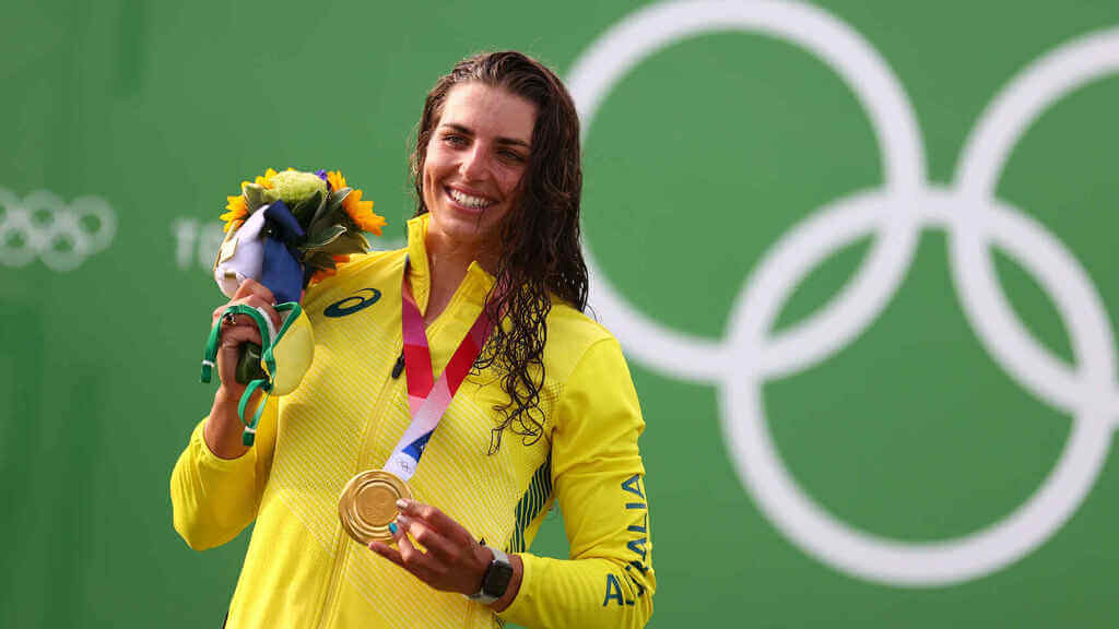 Utilizó un preservativo para reparar su kayak y ganó la medalla de bronce en Tokio