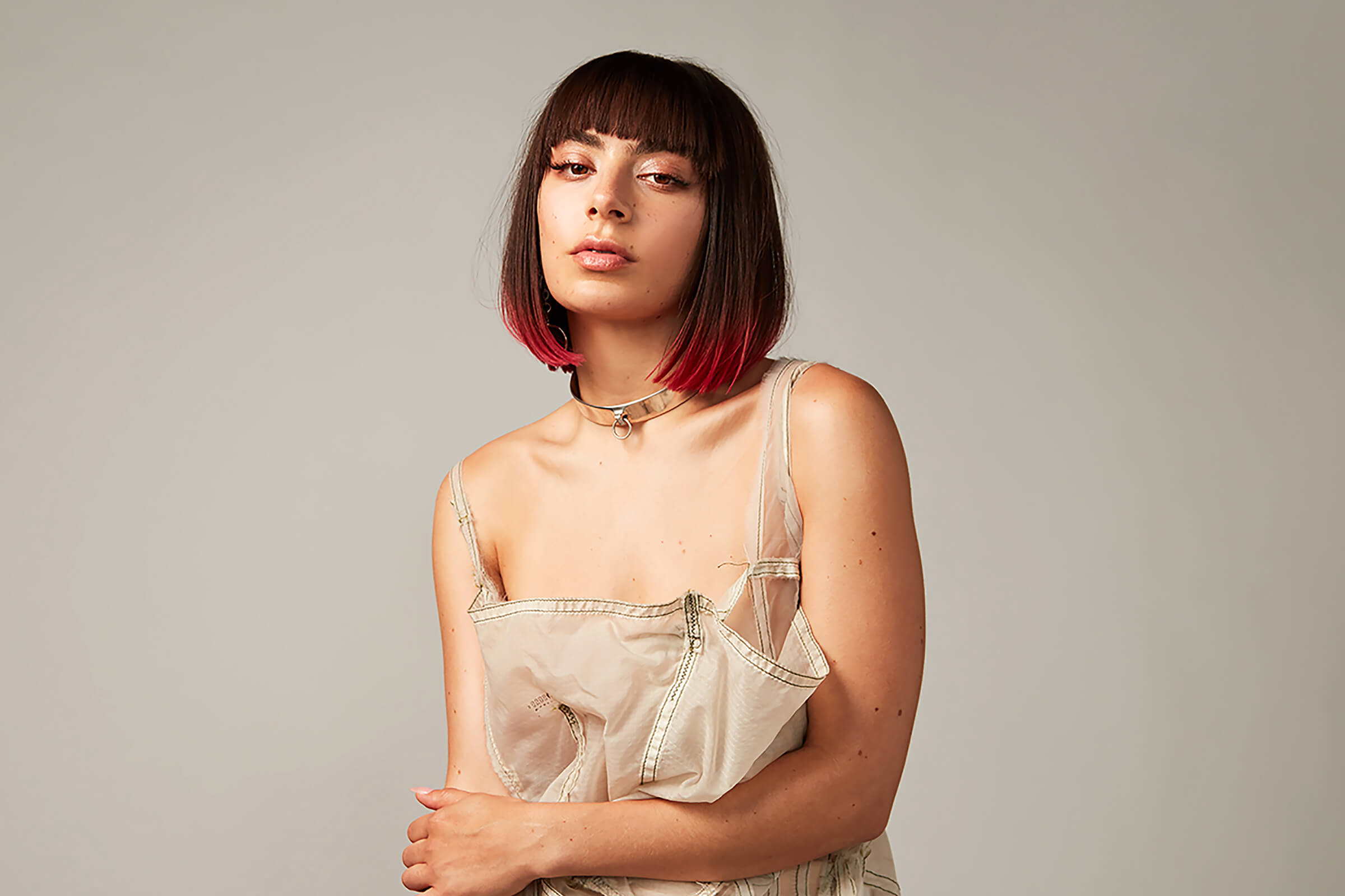 Charli XCX estrenó “Good Ones”