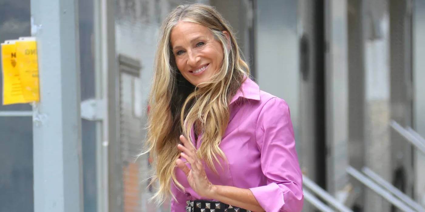 Se difunden fotos de Carrie Bradshaw en brazos de un hombre que no es Mr. Big