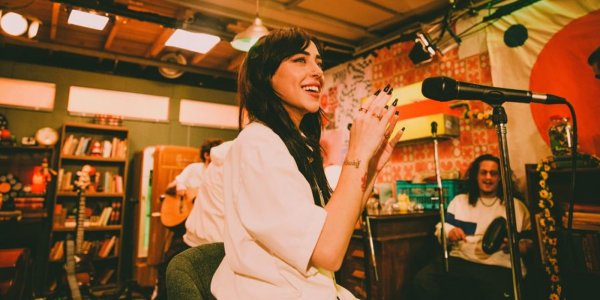 Nicki Nicole la rompió en su edición de Tiny Desk