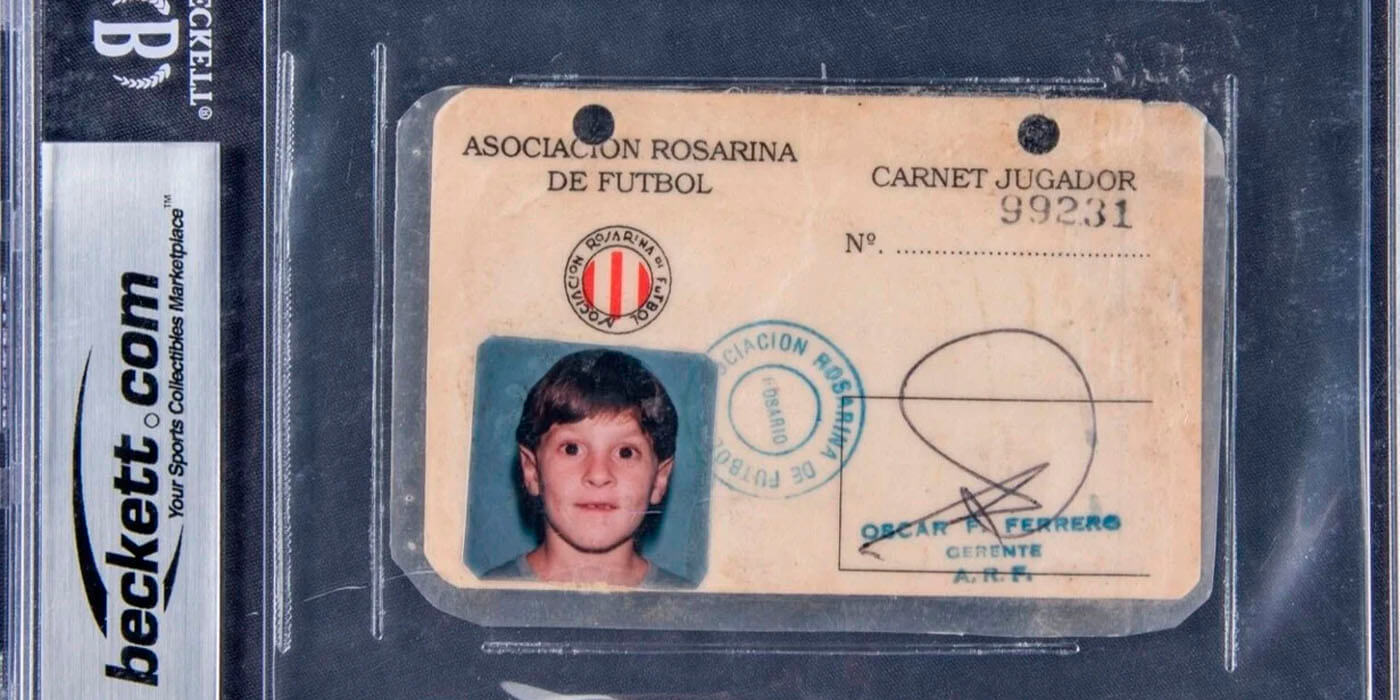 Subastan un carnet de Messi de cuando jugaba en Newell’s