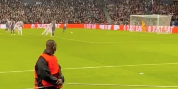 Viral: El seguridad que enloquece con un penal de Messi