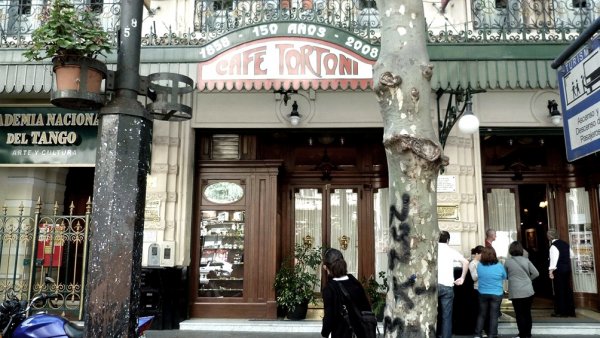 Celebran el “Día de los Cafés de Buenos Aires” con un recorrido por bares históricos