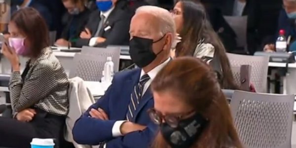 Viral: Joe Biden se queda dormido en la Cumbre de Cambio Climático