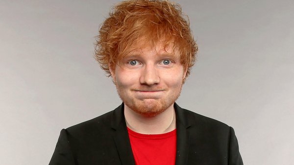 Ed Sheeran donó una de sus guitarras a la escuela primaria de su ciudad natal