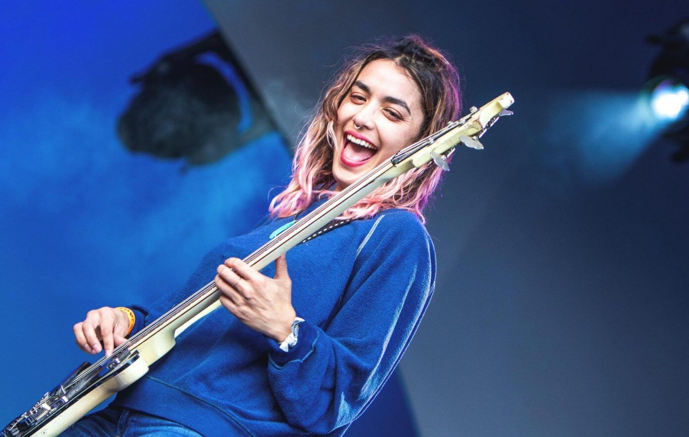 La bajista de Warpaint lanzó un single junto a Dave Gahan