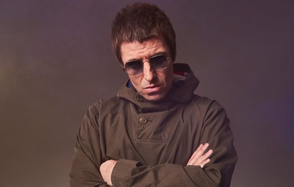 LIAM GALLAGHER ANUNCIO SU NUEVO SINGLE “EVERYTHING’S ELECTRIC”