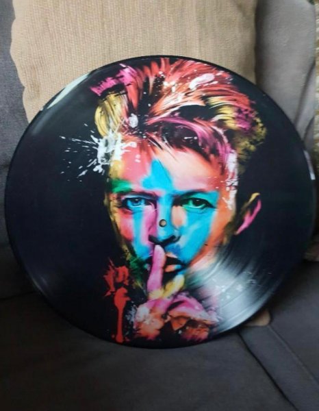 DAVID BOWIE ES EL ARTISTA MAS VENDIDO EN VINILO DEL SIGLO 21