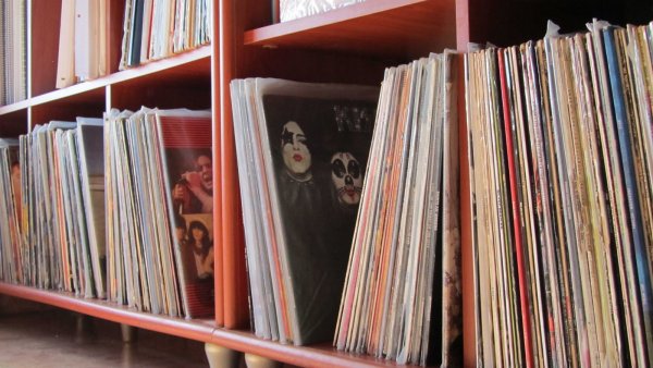 La venta de vinilos registró una nueva marca histórica en Estados Unidos