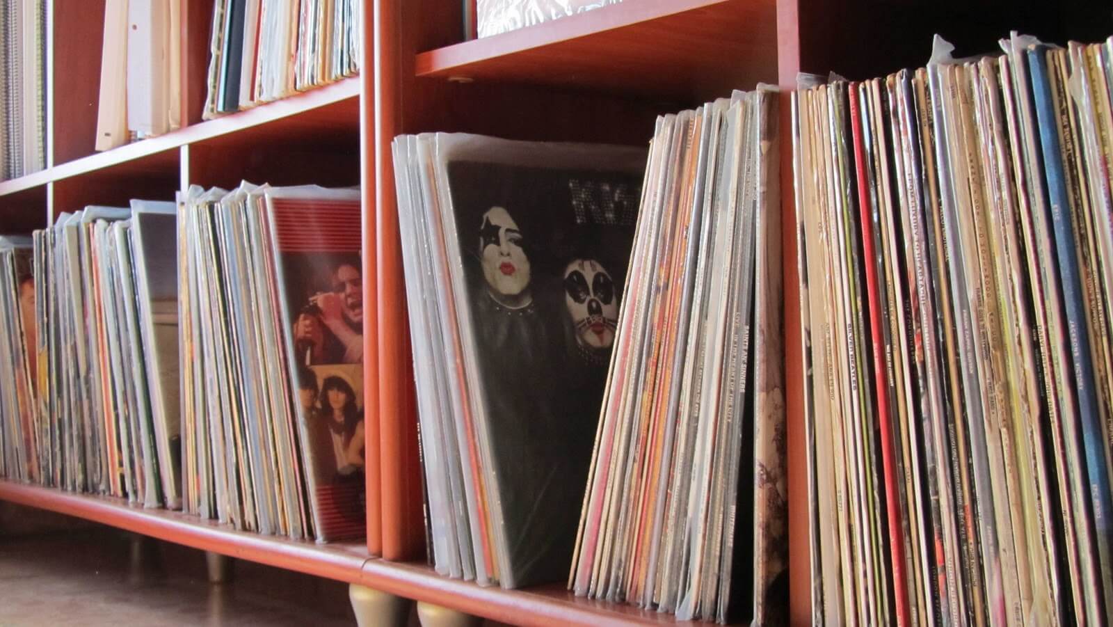 La venta de vinilos registró una nueva marca histórica en Estados Unidos