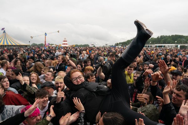 LA INDUSTRIA MUSICAL INGLESA REACCIONA A LA ELIMINACION DE LAS NORMAS DE AUTOAISLAMIENTO POR COVID